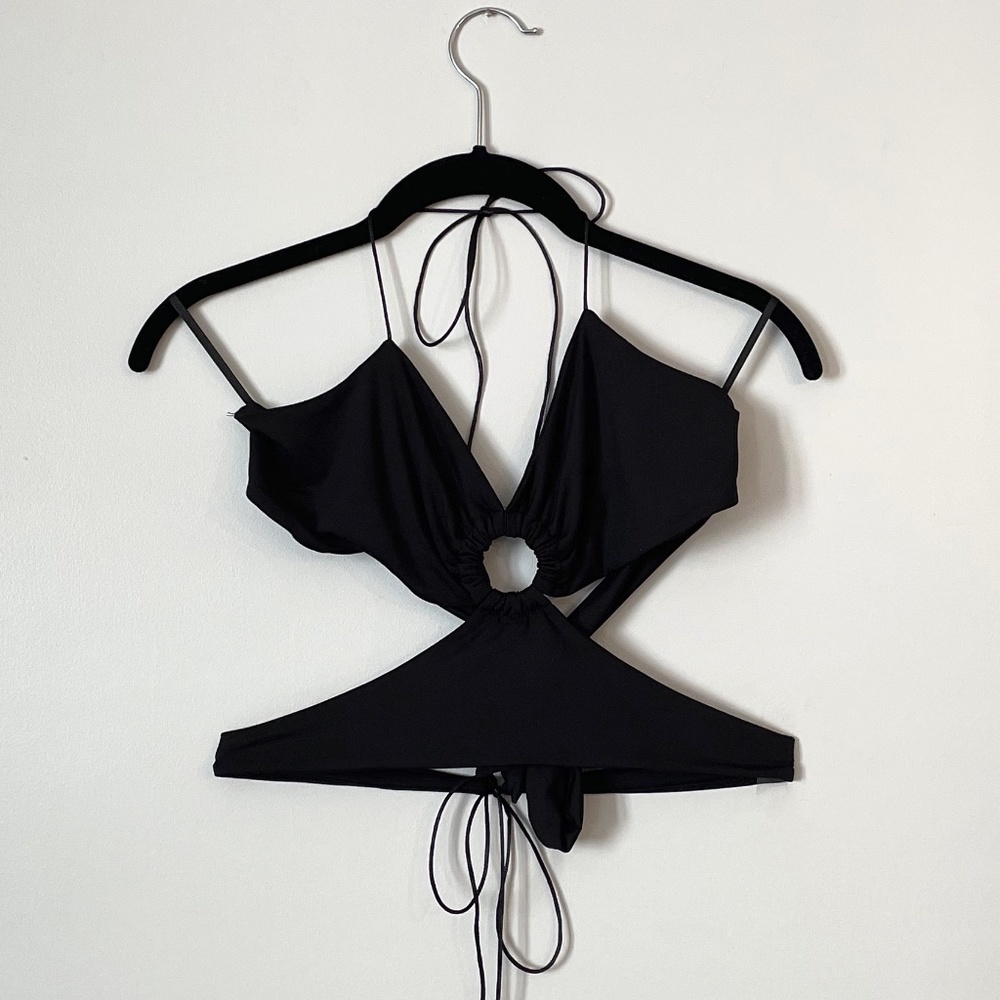 Wrap Around Tie Black Crop Top (M)